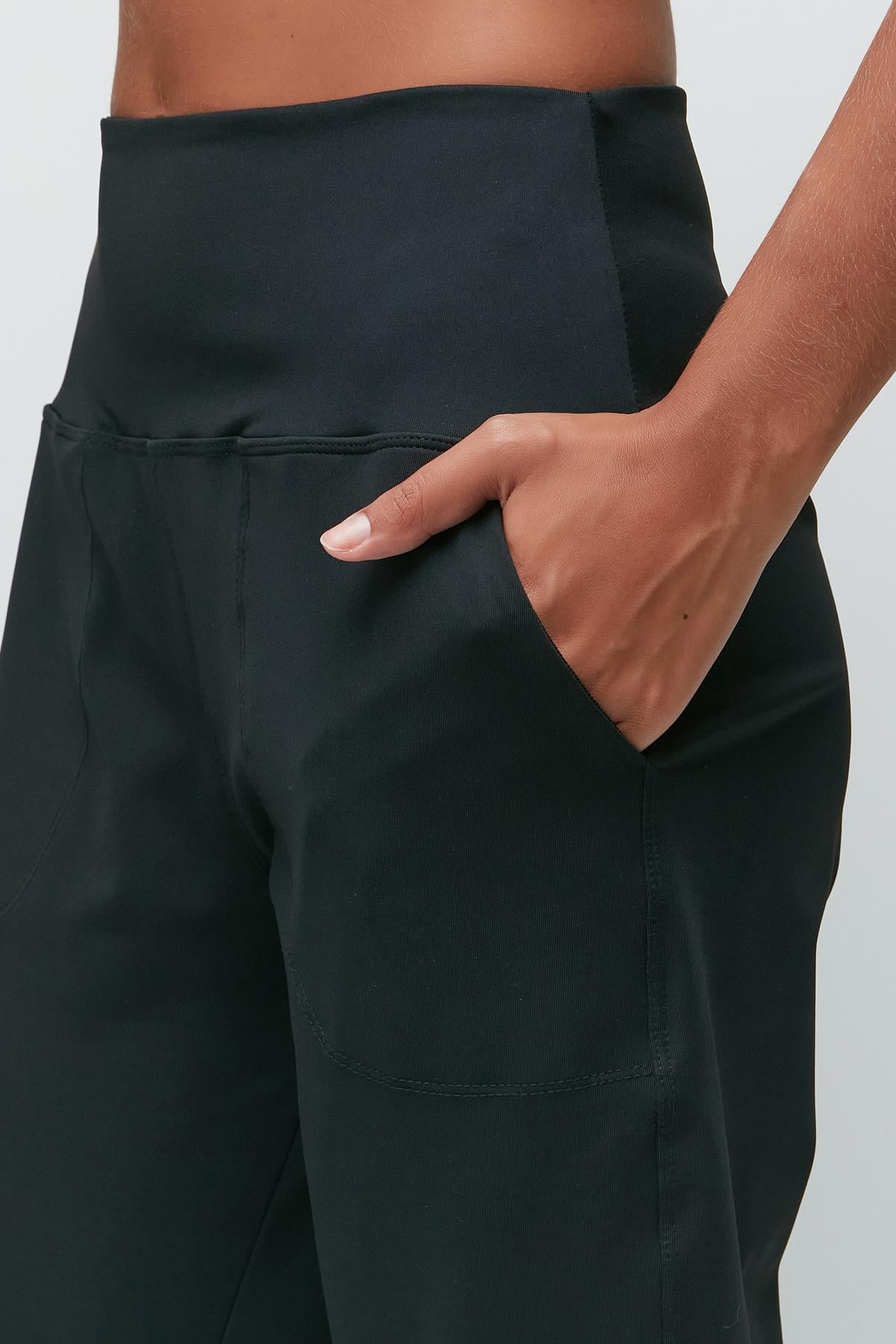 C&City Unisex Black Tracksuit
